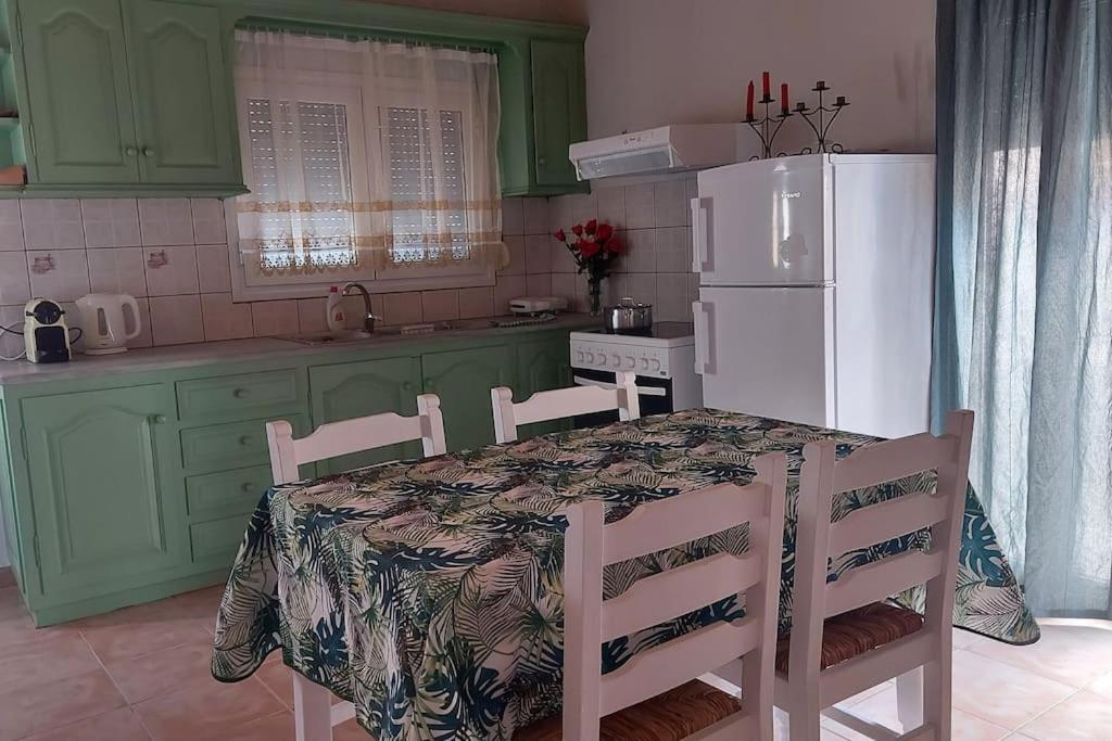 Colorful 2-Bedroom House In Gáios Exterior foto